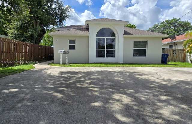 35 SW 7th St photos photos