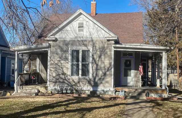 808 1/2 W Iron Ave photos photos