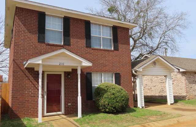 Bullard ISD - Lovely 3 Bedroom, 2 Bath, Two-Story Home! - 210 Summerset Court, Bullard, TX 75757