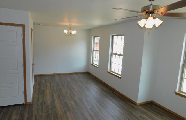 275 S Rolling Woods Way Gallery 4