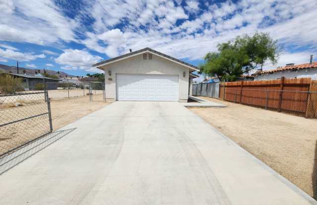 Great Home Close to Downtown **$150 off 1st Month Rent Move In Special** photos photos