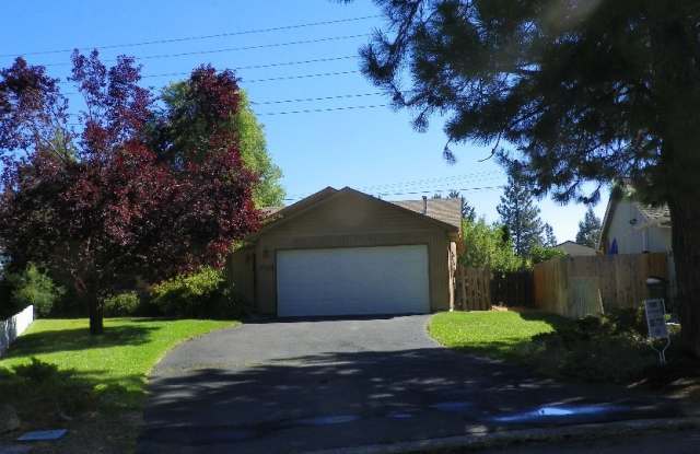 Eastside House, 3 Bdrm, 2 Bath, Gas Heat, Fenced Yard, Double Garage, Cul de sac photos photos