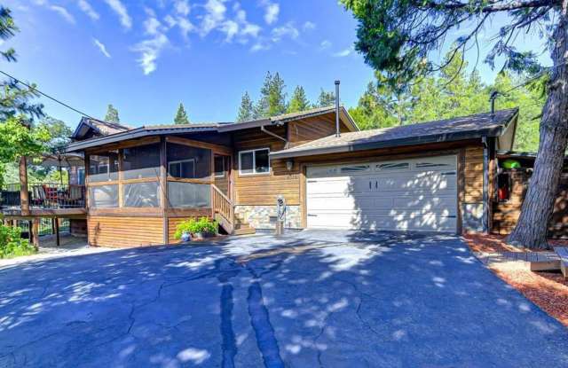 2 Bedroom Home Tucked away in the Sierras - 4016 Pearl Road, Pollock Pines, CA 95726