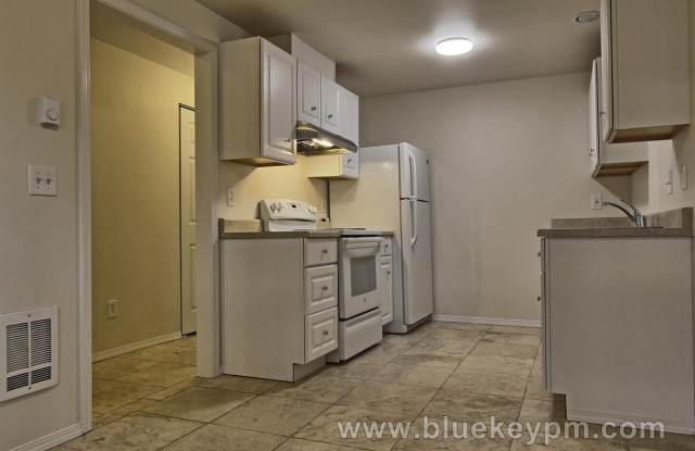3 Bed, 1.5 Bath Townhouse in Vancouver Gallery 4