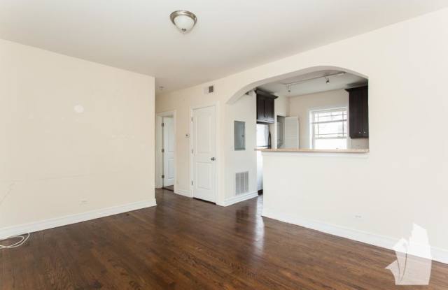 3814 N Sheffield Ave photos photos