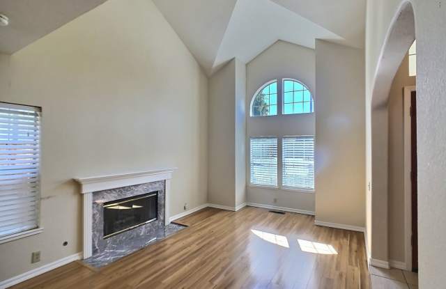 Spacious 4 Bedroom House in Berryessa Area photos photos