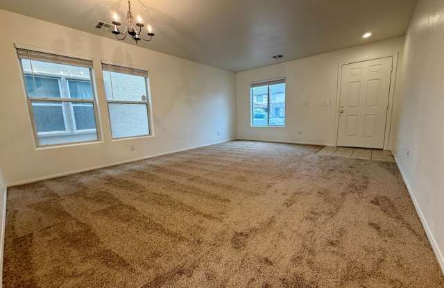 3 bedroom near park and playground in NLV Gallery 3