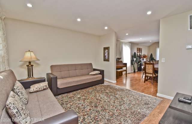 202 Stacia Way Gallery 3