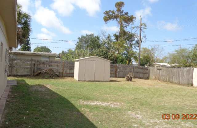 2 Bed/ 1.5 Bath Home with Bonus Room photos photos