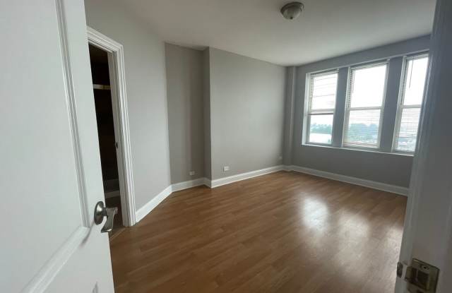 10 N Sheridan Rd. photos photos