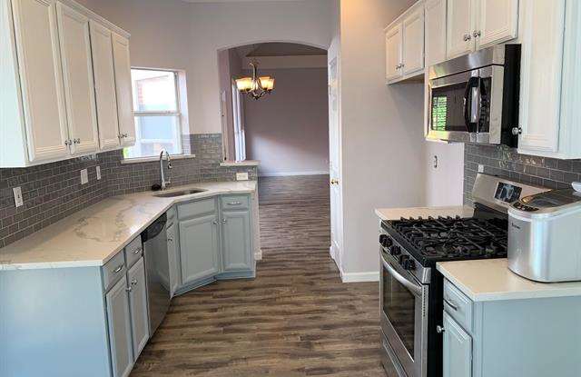 4112 Hedgerow Drive Gallery 4