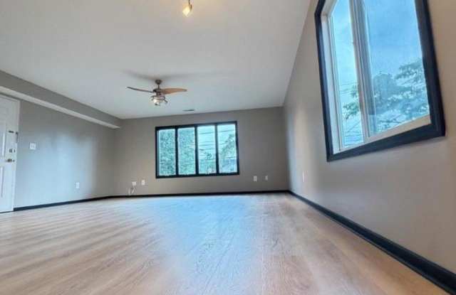 226 Maple Ave Gallery 3