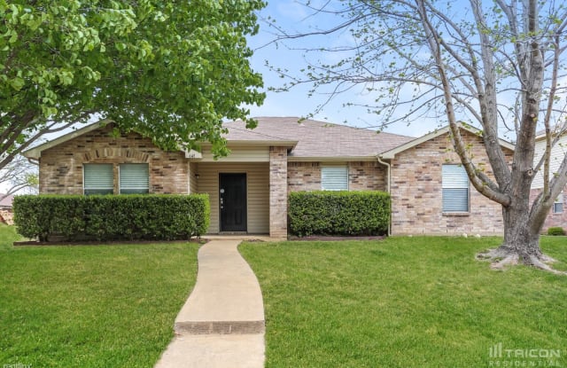 643 Pondview Drive - 643 Pondview Drive, Cedar Hill, TX 75104