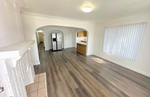 *SECTION 8 ONLY* Cute 2bd/1ba duplex with parking and all the appliances! photos photos