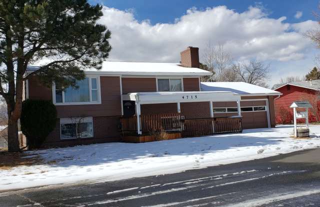 Move in ready 4 bedroom home For Rent on Shadowglen Dr photos photos