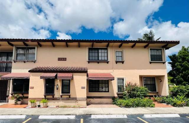 1790 SW 122nd Pl - 1790 Southwest 122nd Place, Tamiami, FL 33184