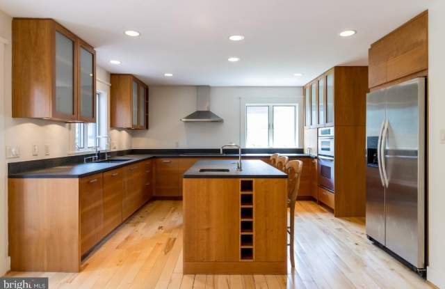8209 RUXTON CROSSING Court Gallery 3