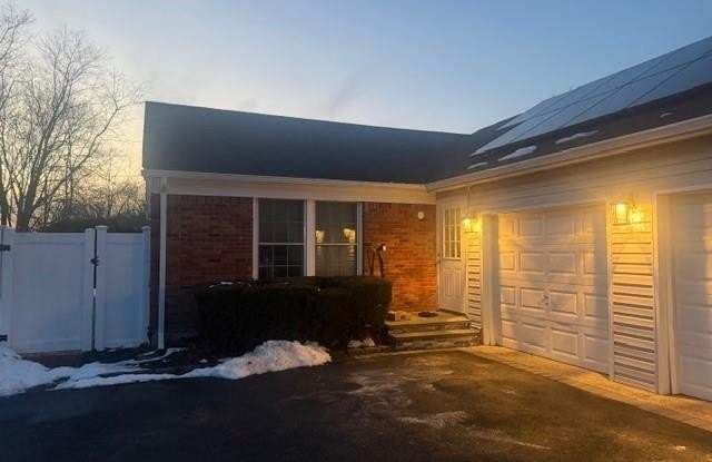 5 Springmeadow Drive - 5 Springmeadow Drive, Kings Park, NY 11754