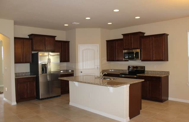 8203 Lakeview Crossing Drive Gallery 4