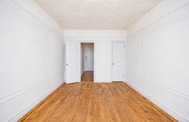 92 E 53rd St photos photos