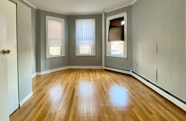 128 Ridge St Gallery 2