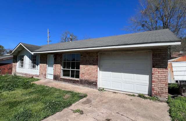 708 Short St - 708 Short Street, Leesville, LA 71446