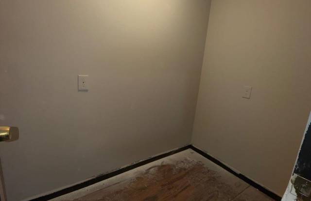 3557 N 5TH Street Gallery 4