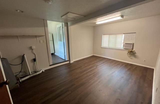 Charming 3 Bedrrom1 Bath Single Family Home in Pasadena - 907 Leonard Street, Pasadena, TX 77506