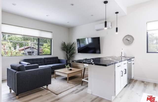 9024 Phyllis Ave unit: B photos photos