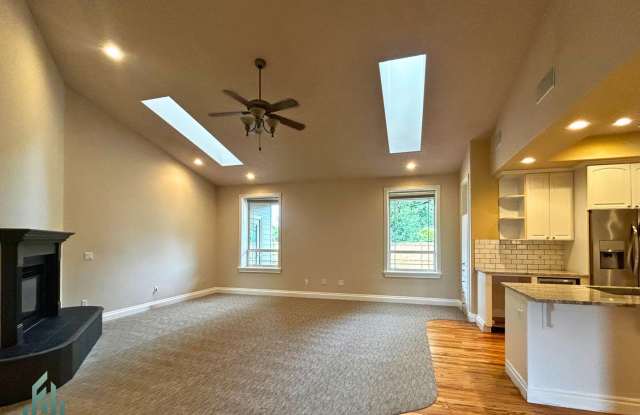 Modern and Spacious 3 Bed/2.5 Bath Home Gallery 3