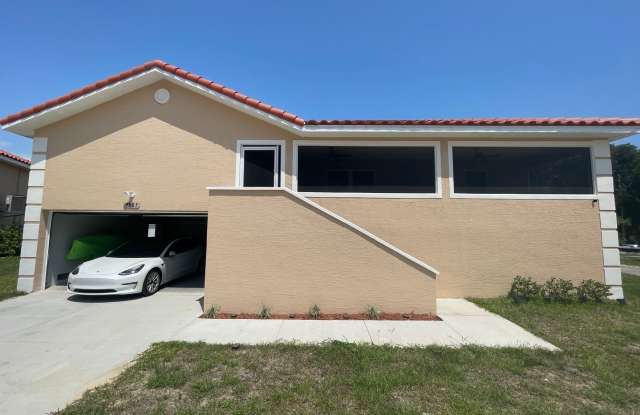 Fully Furnished Waterfront Oasis in Gated Community! - 4865 South Tromp Loop, Homosassa, FL 34448