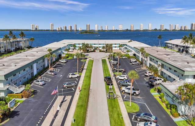 109 Wettaw Lane - 109 Wettaw Lane, North Palm Beach, FL 33408
