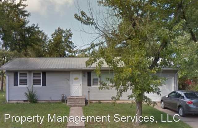 605 Westside - 605 Westside Drive, Knob Noster, MO 65336