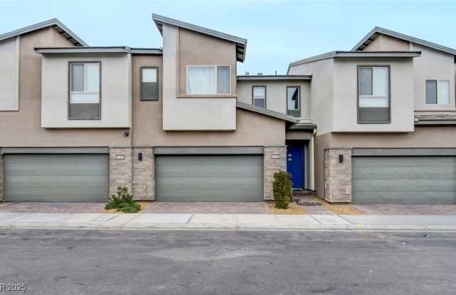 9246 Rampa Street photos photos