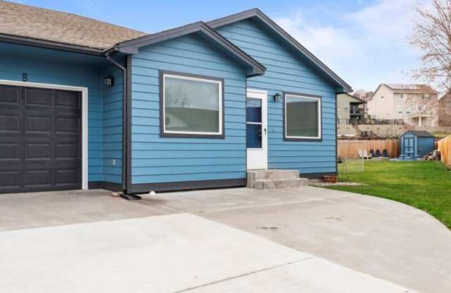 3106 S Elm Ct. - 3106 South Elm Court, Benton County, WA 99337