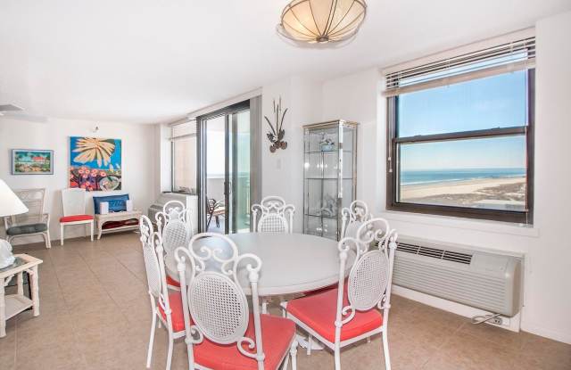 5200 Boardwalk 5B Gallery 3
