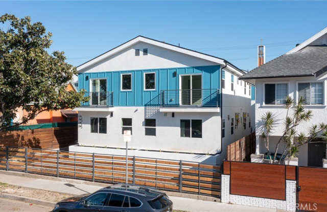 236 N Burlington Avenue photos photos