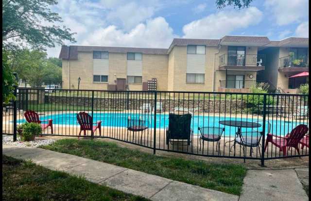 Huntington Condominiums upstairs, beautiful 2 br, 2 bth, wood burning fireplace photos photos
