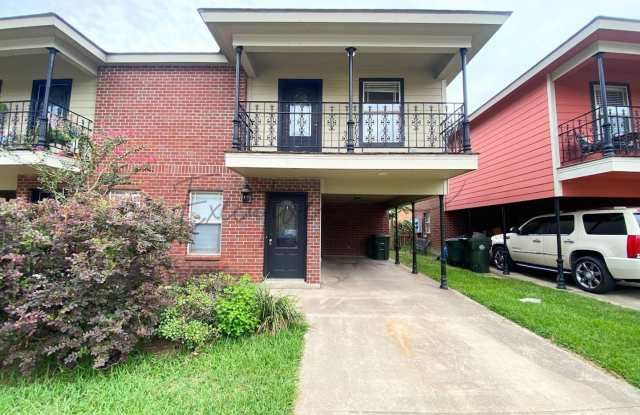 2-Bed, 2.5-Bath Townhouse – Walk to McNeese State University! - 337 East Sale Road, Lake Charles, LA 70605