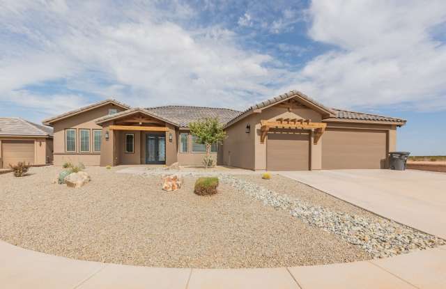 5 Bedroom Home with a Pool!!! photos photos