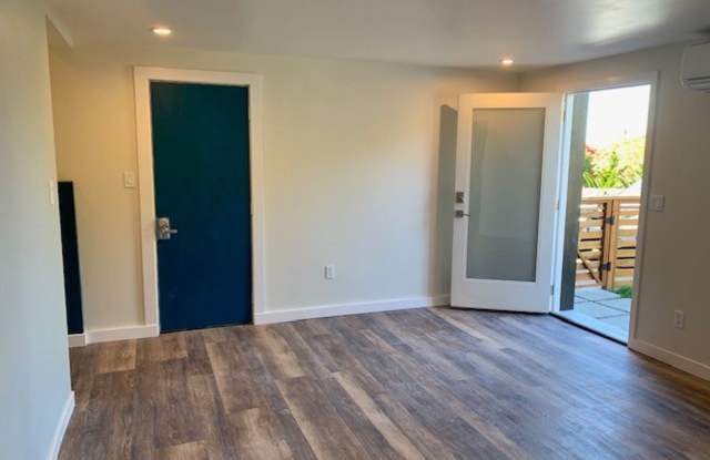 3007 12th Ave. W. lower Gallery 4