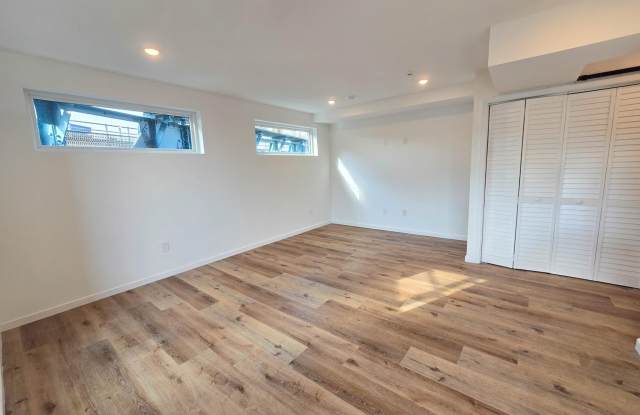2401 KENSINGTON Avenue Gallery 3