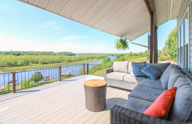 511 Riverview Ct Gallery 2