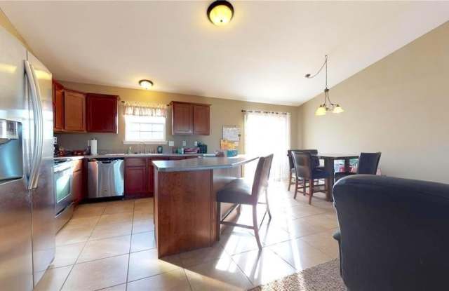 825 PACIFIC CROSSING Drive Gallery 3
