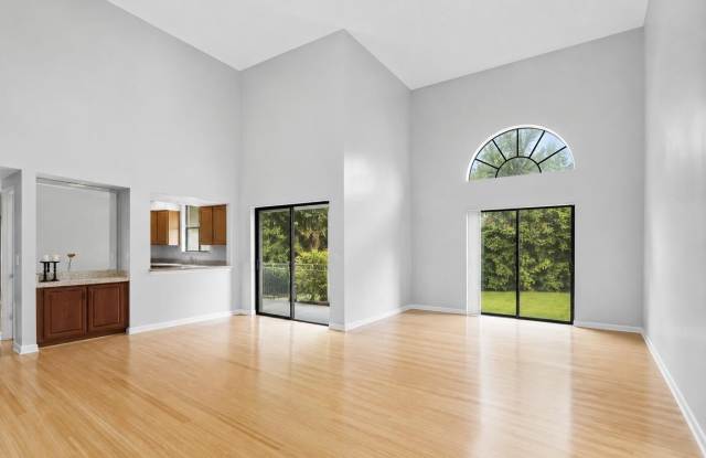 3130 KINGSWOOD Terrace Gallery 1