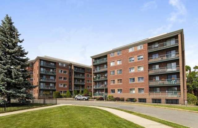 50 S Common St # D4511K photos photos