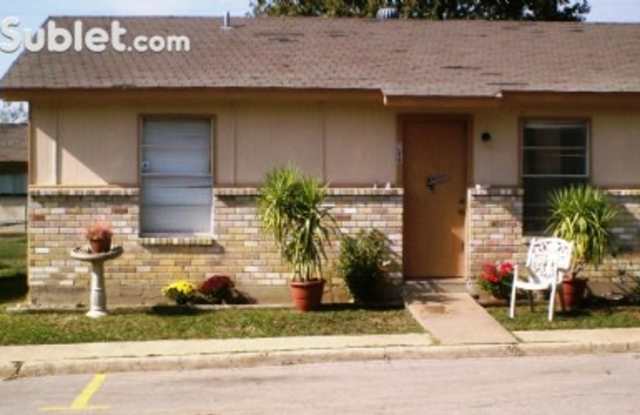 2809 N Hwy 175 - 2809 C F Hawn Freeway, Seagoville, TX 75159