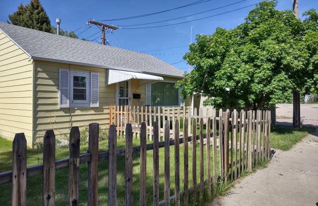 420 West 25th Avenue - 420 West 25th Avenue, Torrington, WY 82240