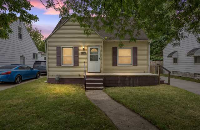 19121 Kingsville St Gallery 1
