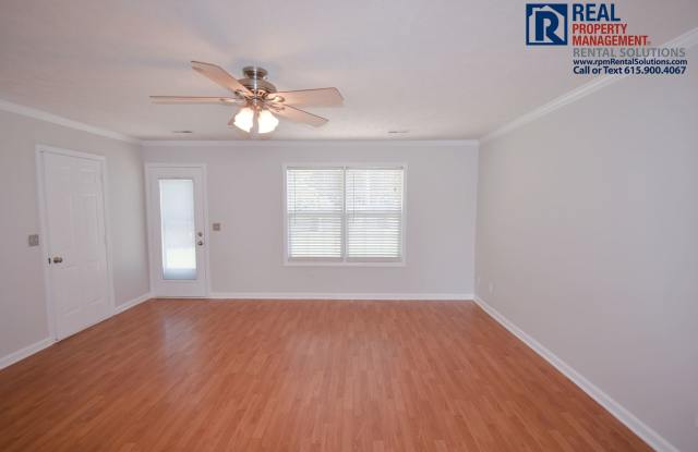 3 bedroom home in GREAT location! Fenced in backyard! Gallery 3